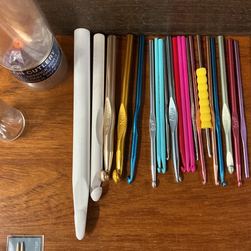Lot Of 60 Misc Knitting Crochet Hooks Boye Susan Bates - Picture 6 of 8
